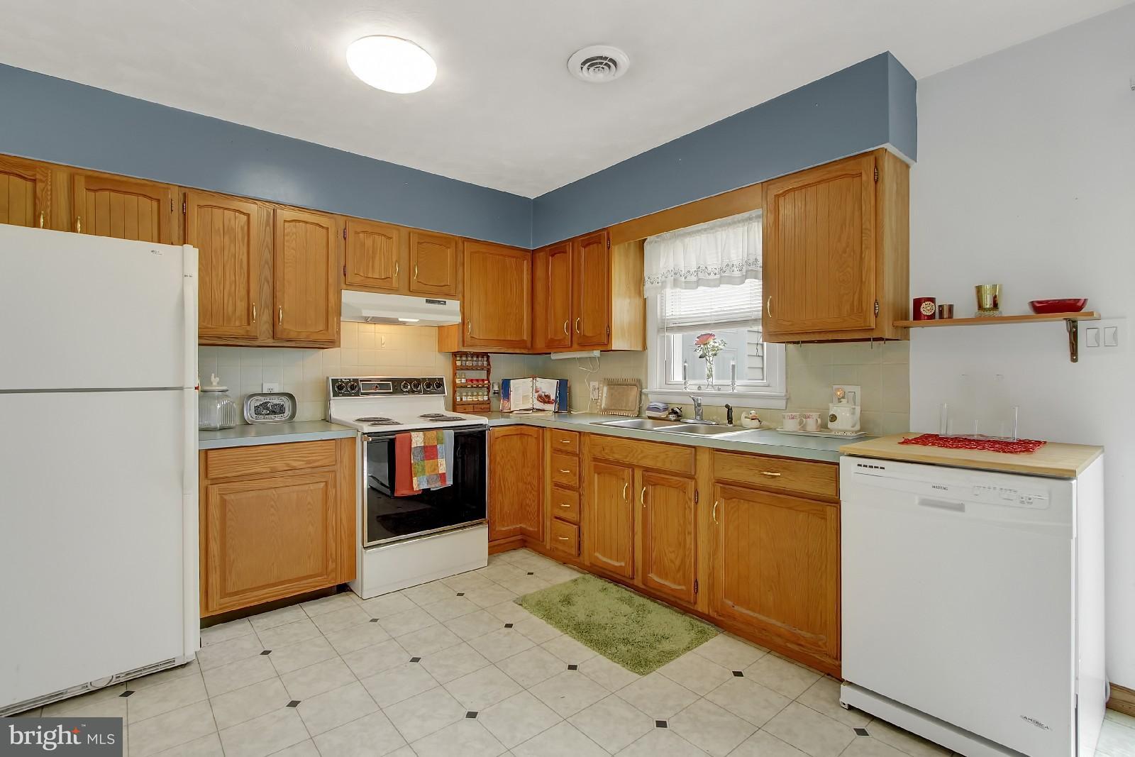 602 Fulton Street Hanover, PA 17331 - Photo 6 of 23 Kitchen