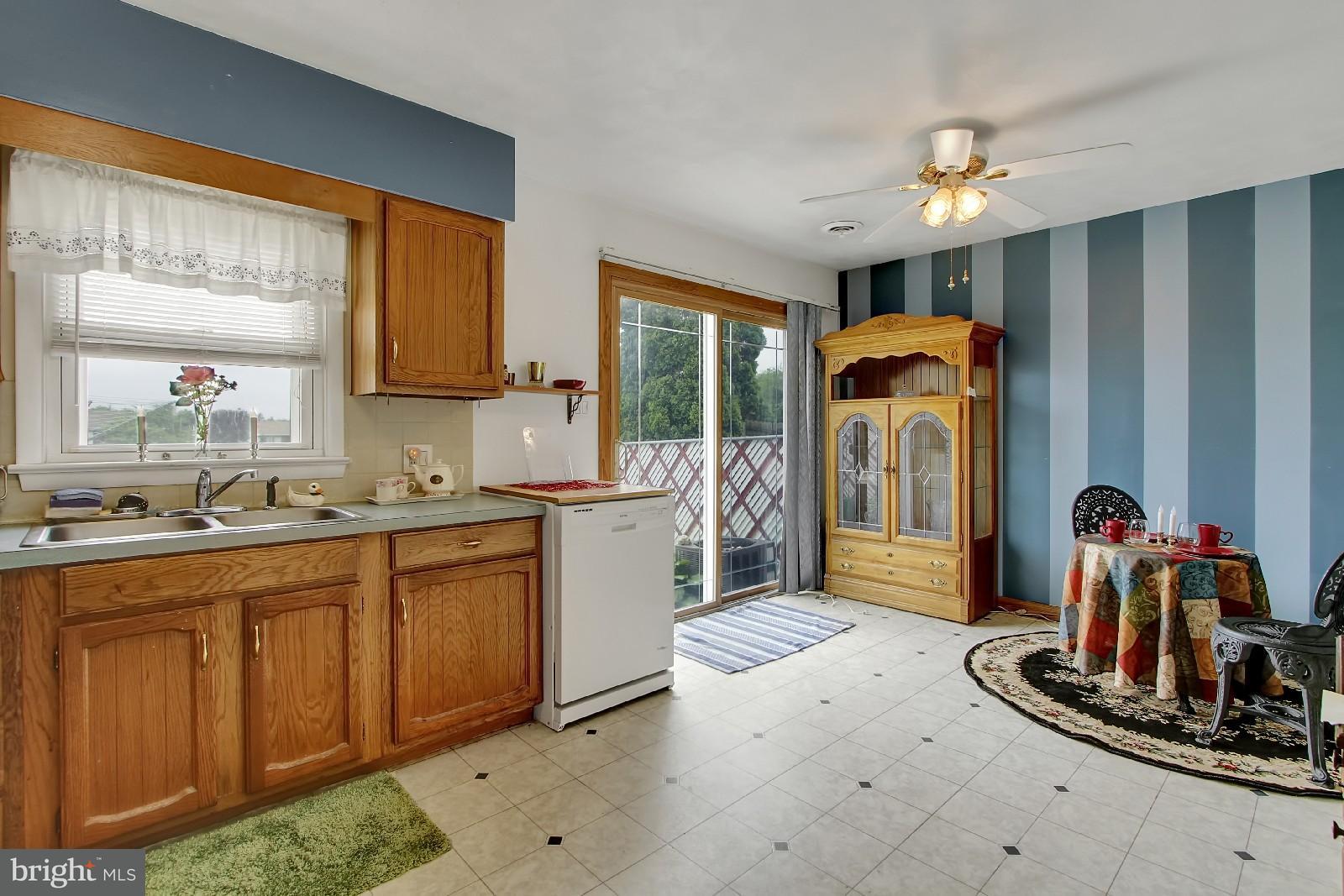 602 Fulton Street Hanover, PA 17331 - Photo 7 of 23 Kitchen showing Patio Door to Back Yard~
