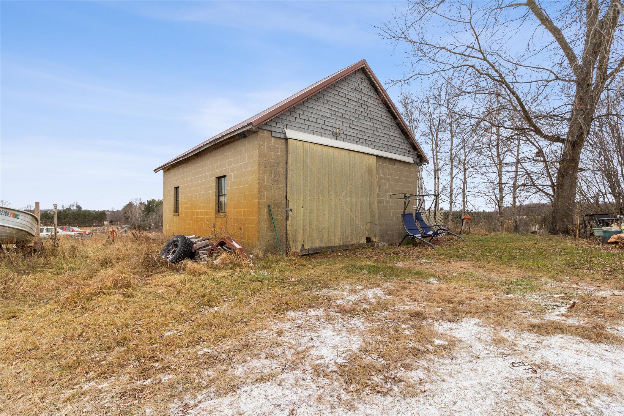 531 Truman Road Barryton, MI 49305 - Photo 23 of 41 35-531-Truman-Rd-Barryton-MI-49305-Windo