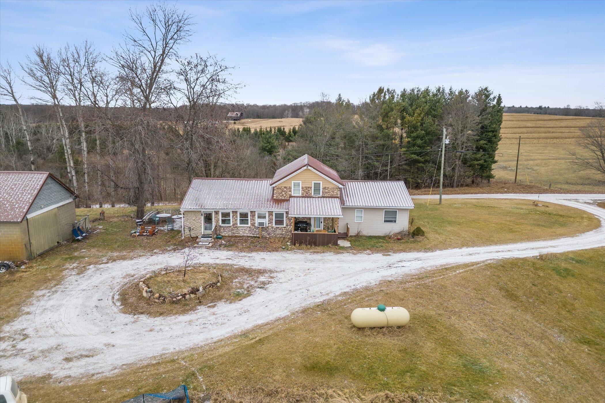 531 Truman Road Barryton, MI 49305 - Photo 4 of 41 39-531-Truman-Rd-Barryton-MI-49305-Windo