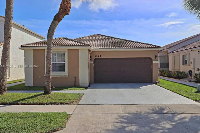 $559,900 | 1523 Northwest 158th Avenue, Pembroke Pines, FL 33028