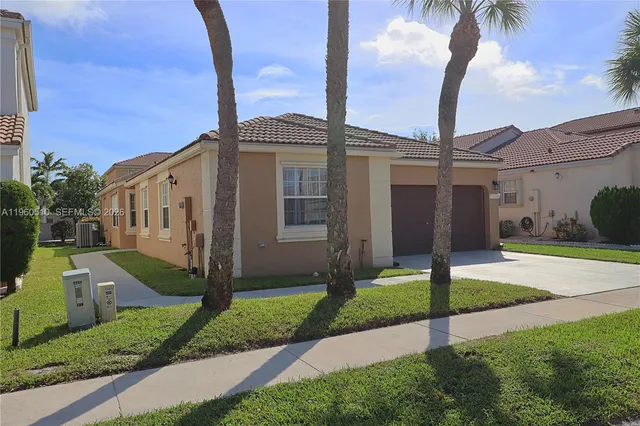 $559,900 | 1523 Northwest 158th Avenue, Pembroke Pines, FL 33028