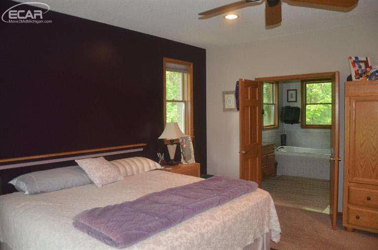 6151 North McKinley Road Flushing, MI 48433 - Photo 21 of 82 20440661-21.JPG