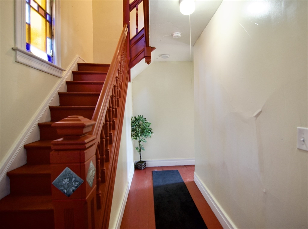 425 Taylor Street, Unit 1 Springfield, MA 01105 - Photo 4 of 25 a view of entryway