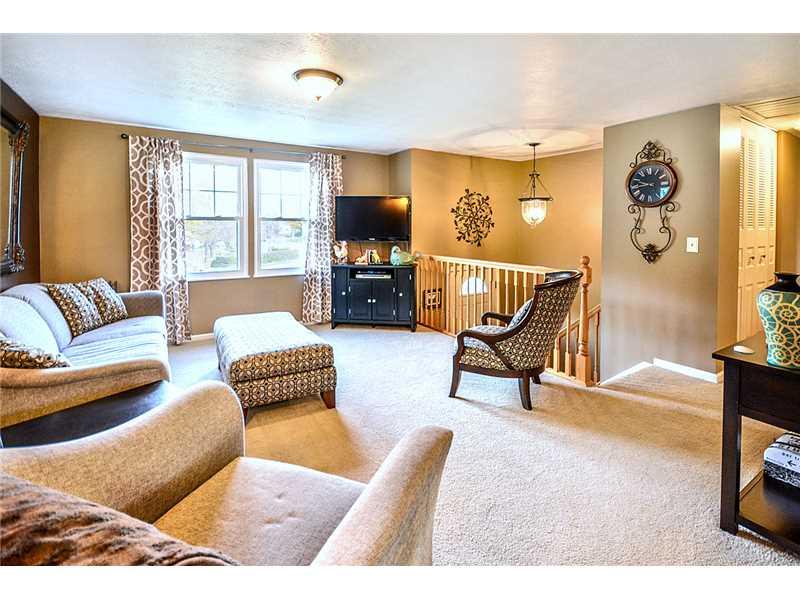 139 Fox Run Road Cranberry Township, PA 16066 - Photo 2 of 19 Living Room.