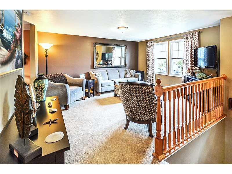 139 Fox Run Road Cranberry Township, PA 16066 - Photo 3 of 19 Living Room.