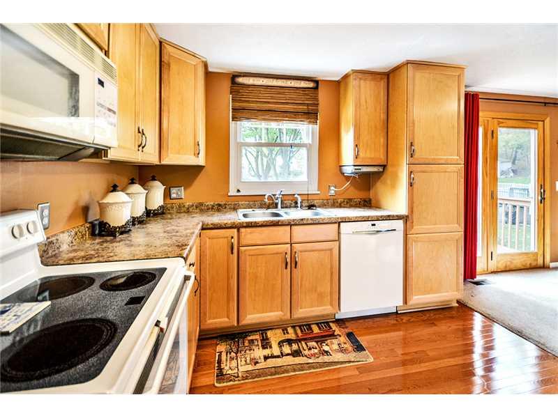 139 Fox Run Road Cranberry Township, PA 16066 - Photo 5 of 19 Kitchen.