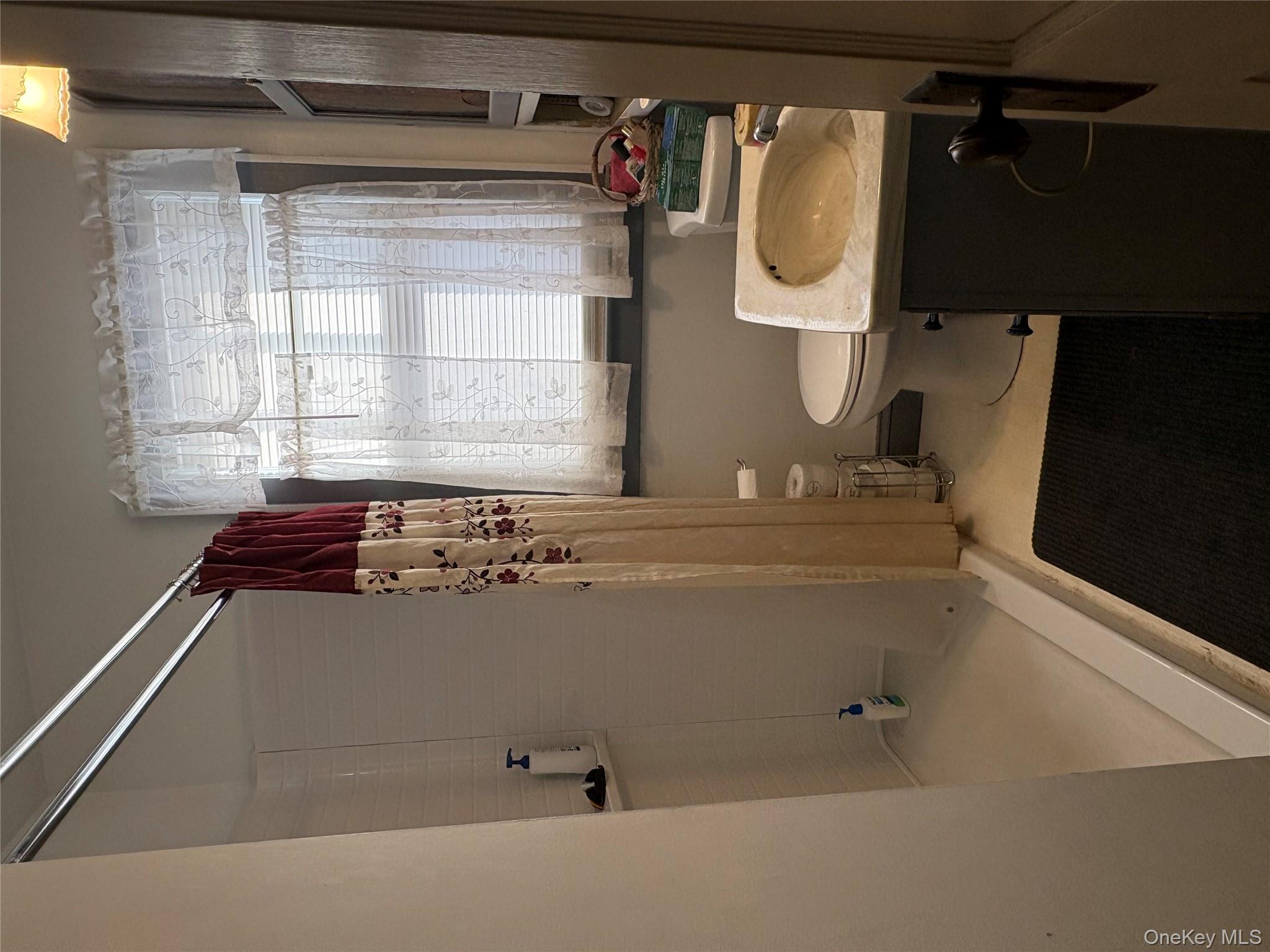 8 Marshall Road, Unit B Poughkeepsie, NY 12603 - Photo 2 of 7