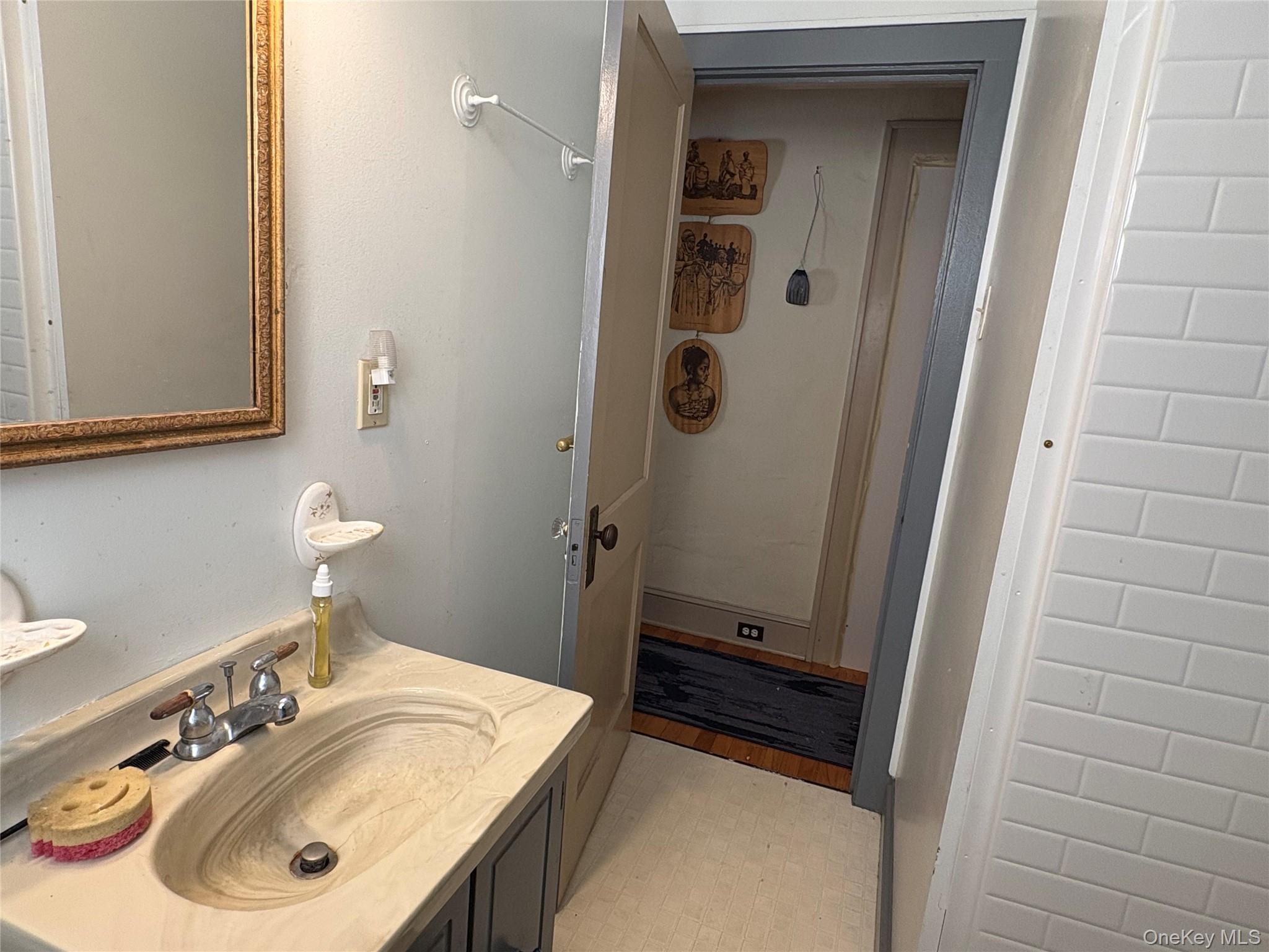 8 Marshall Road, Unit B Poughkeepsie, NY 12603 - Photo 3 of 7