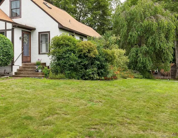 $1,300 | 8 Marshall Road, Unit B, Poughkeepsie, NY 12603