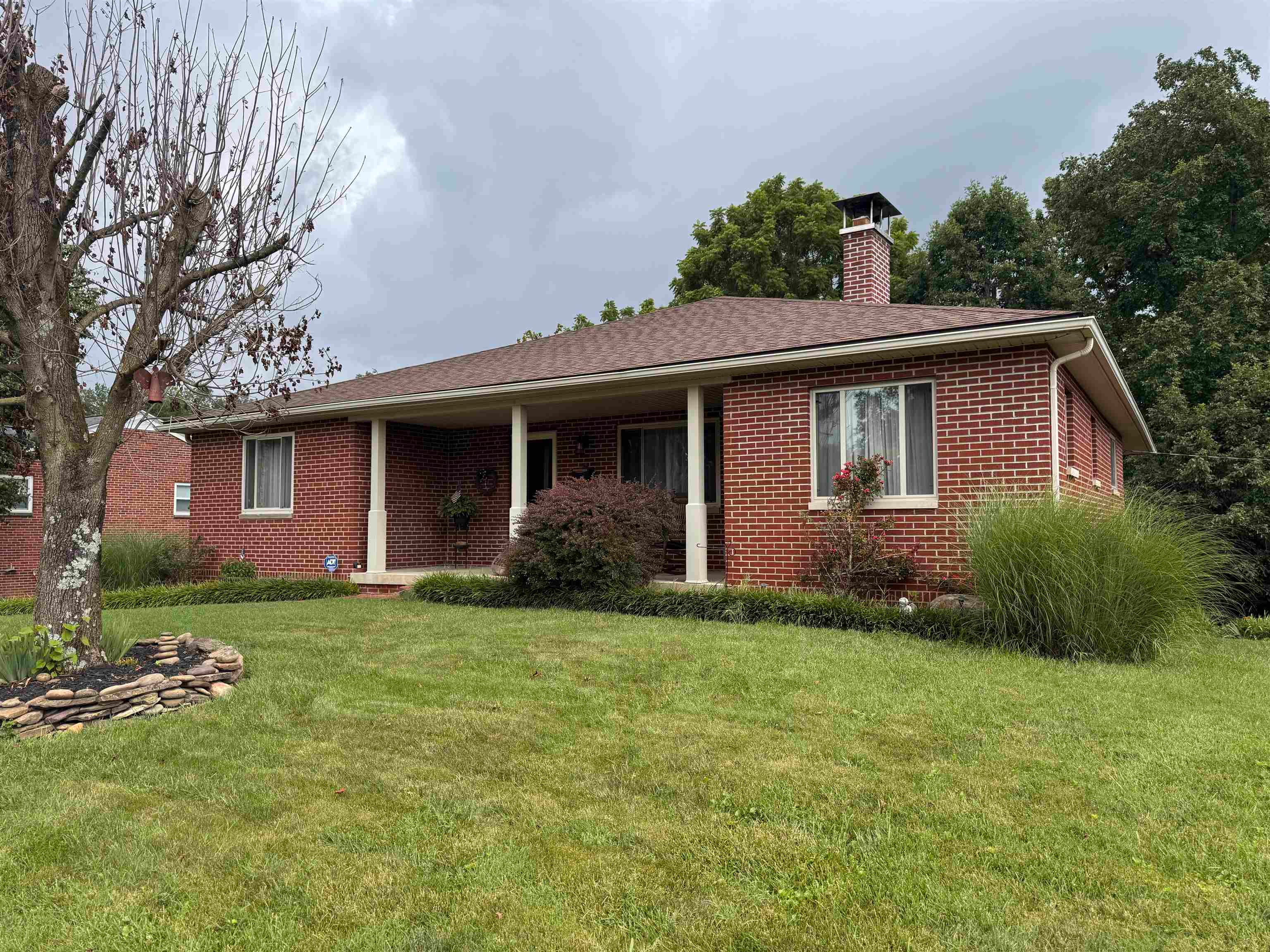 2862 Roseneath Road Huntington, WV 25705 - Photo 1 of 25 Gallery Image 1
