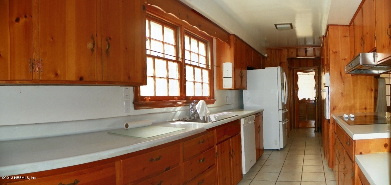 2516 Holly Point Road East Orange Park, FL 32073 - Photo 4 of 8 Kitchen
