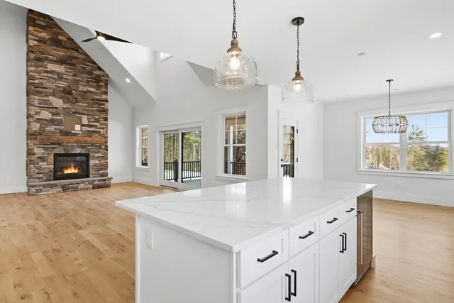 $1,395,000 | 8 Deadreckoning Point, Laconia, NH 03246