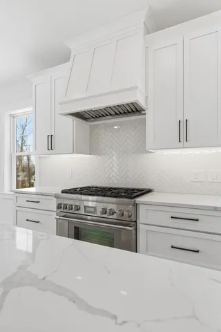 $1,395,000 | 8 Deadreckoning Point, Laconia, NH 03246