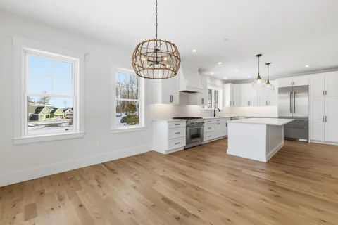 $1,395,000 | 8 Deadreckoning Point, Laconia, NH 03246