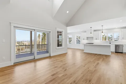 $1,395,000 | 8 Deadreckoning Point, Laconia, NH 03246