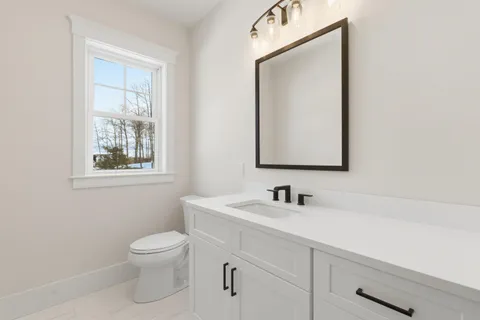 $1,395,000 | 8 Deadreckoning Point, Laconia, NH 03246