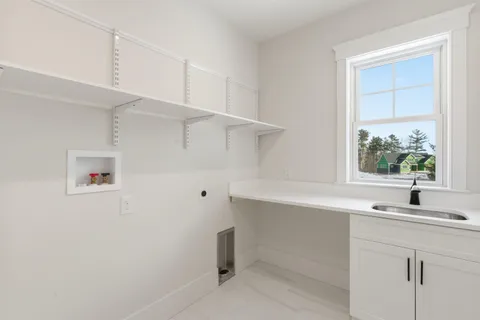 $1,395,000 | 8 Deadreckoning Point, Laconia, NH 03246