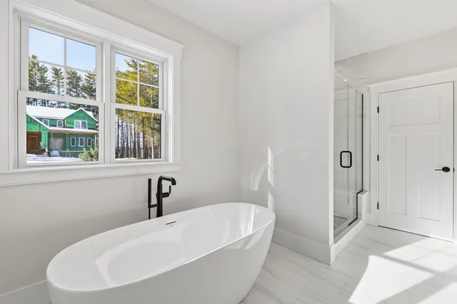 $1,395,000 | 8 Deadreckoning Point, Laconia, NH 03246