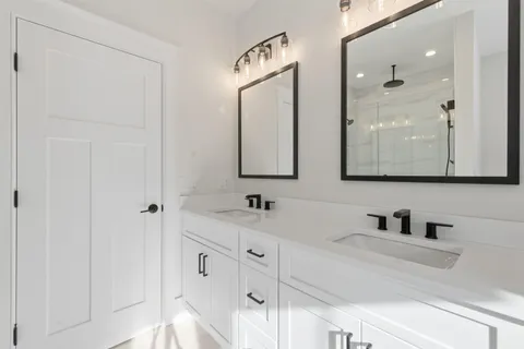 $1,395,000 | 8 Deadreckoning Point, Laconia, NH 03246