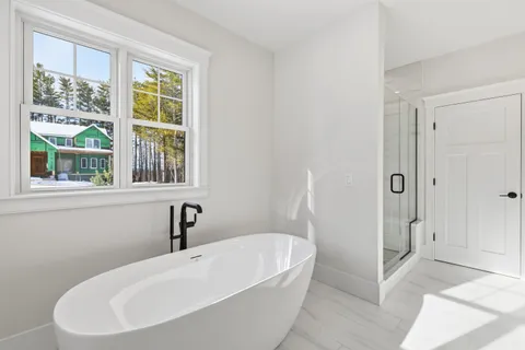 $1,395,000 | 8 Deadreckoning Point, Laconia, NH 03246