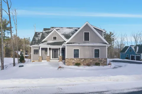 $1,395,000 | 8 Deadreckoning Point, Laconia, NH 03246