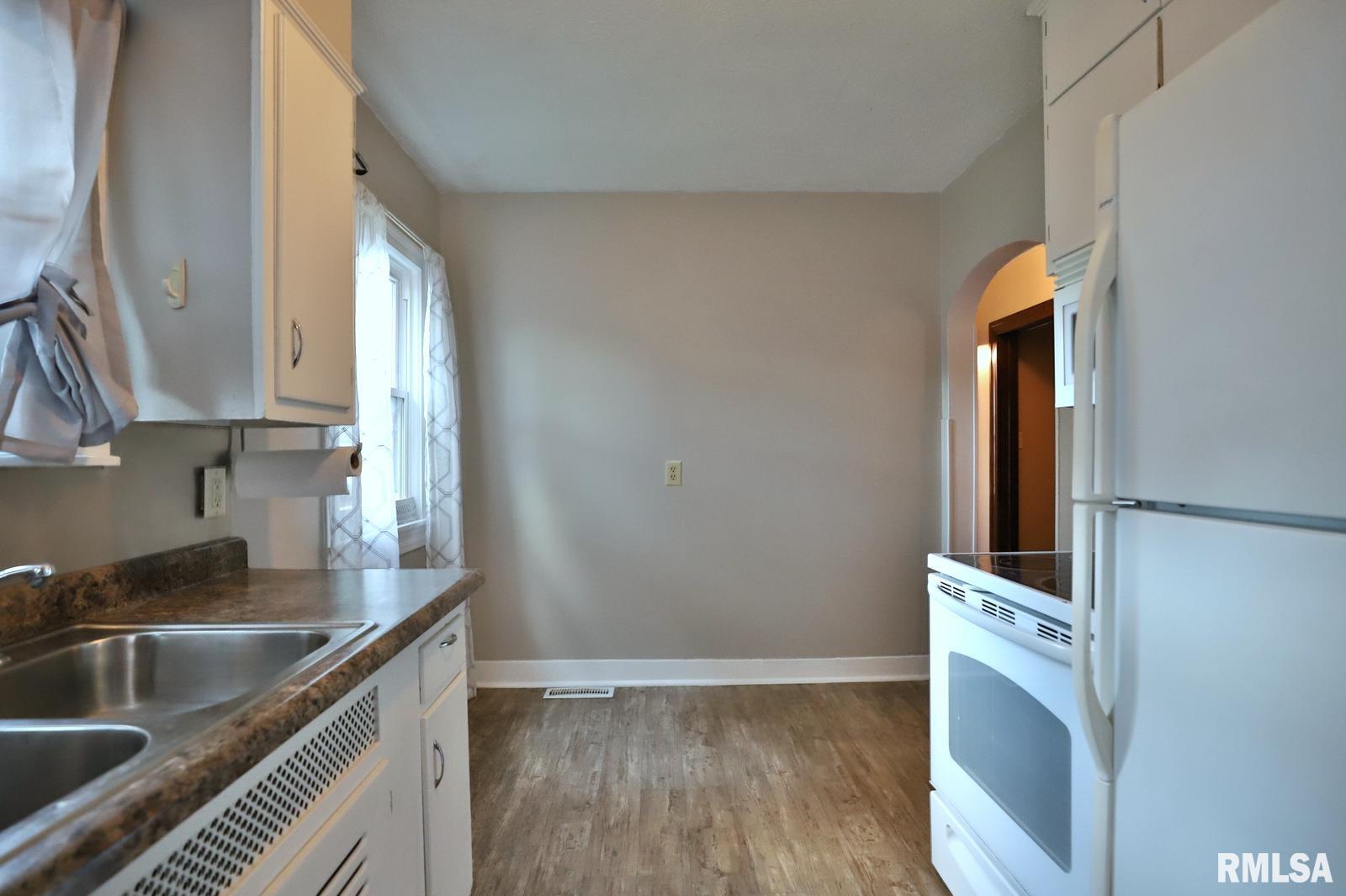 2433 South 11th Street Springfield, IL 62703 - Photo 17 of 72