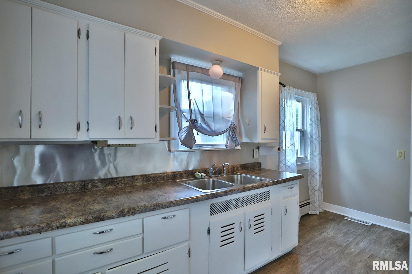2433 South 11th Street Springfield, IL 62703 - Photo 18 of 72