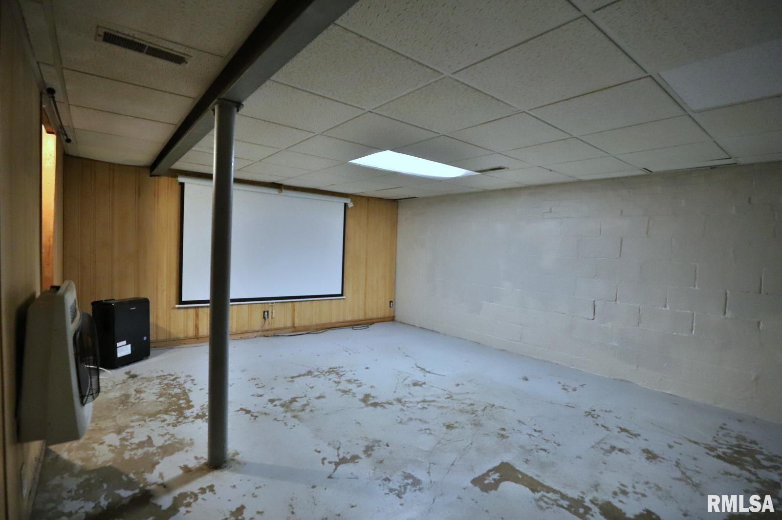 2433 South 11th Street Springfield, IL 62703 - Photo 38 of 72