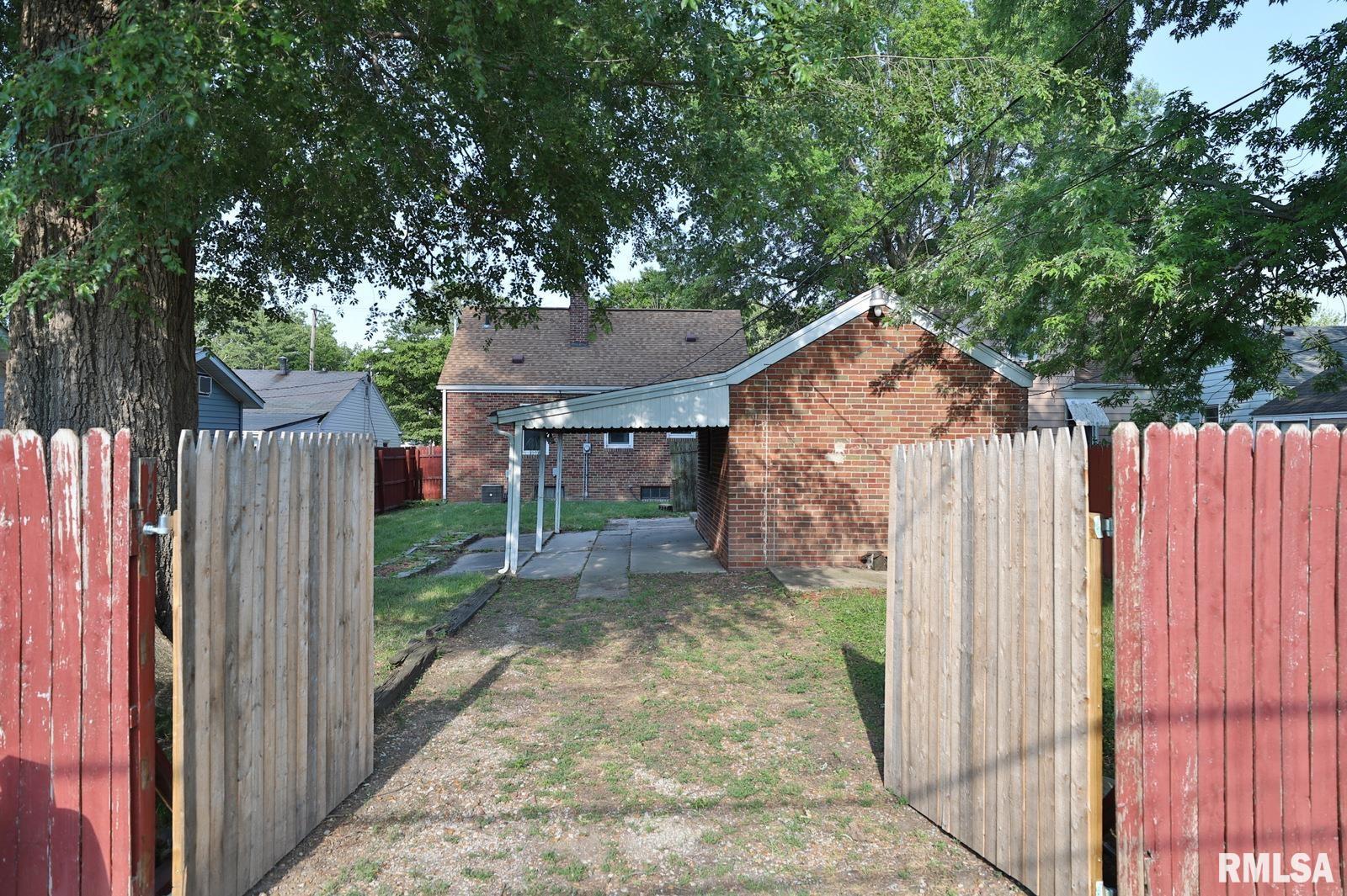 2433 South 11th Street Springfield, IL 62703 - Photo 46 of 72