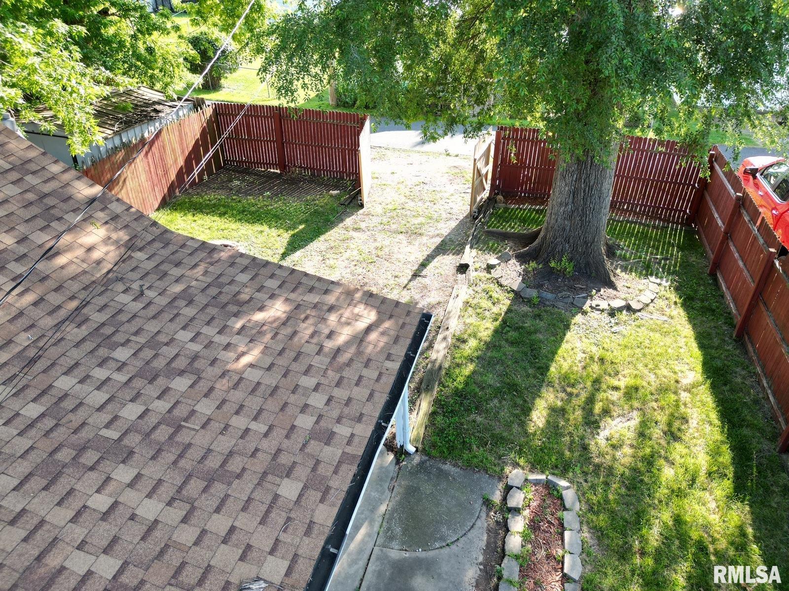 2433 South 11th Street Springfield, IL 62703 - Photo 5 of 72