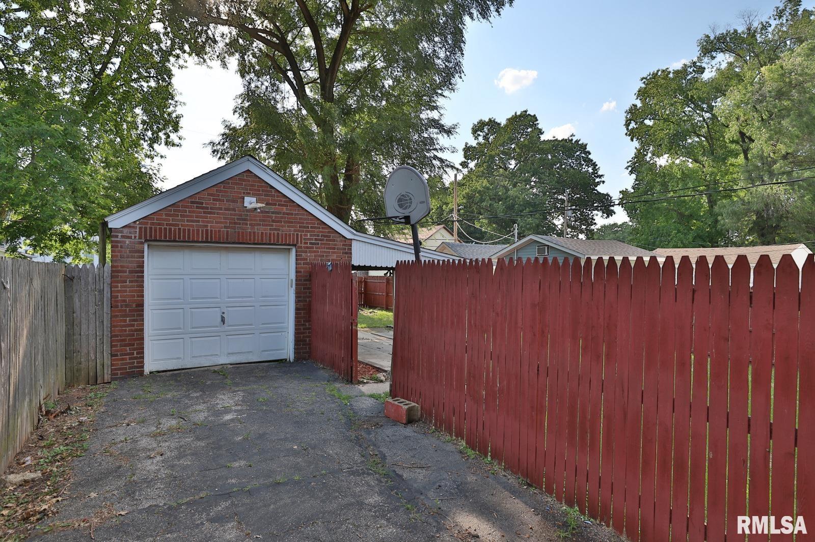 2433 South 11th Street Springfield, IL 62703 - Photo 51 of 72