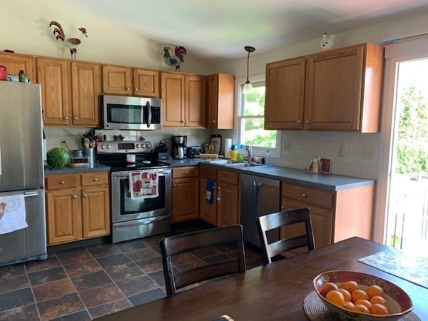 108 Getchell Avenue Woonsocket, RI 02895 - Photo 5 of 22