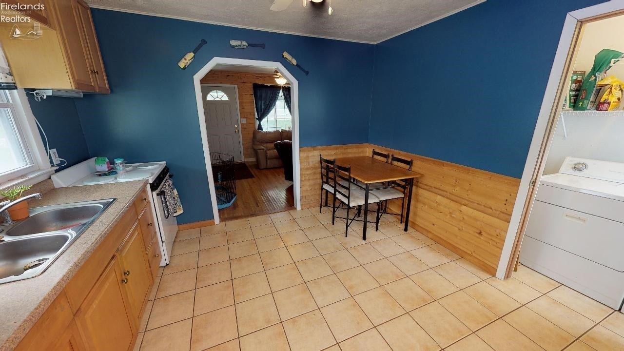 4589 West Harbor Road Port Clinton, OH 43452 - Photo 7 of 18 Gallery Image 7