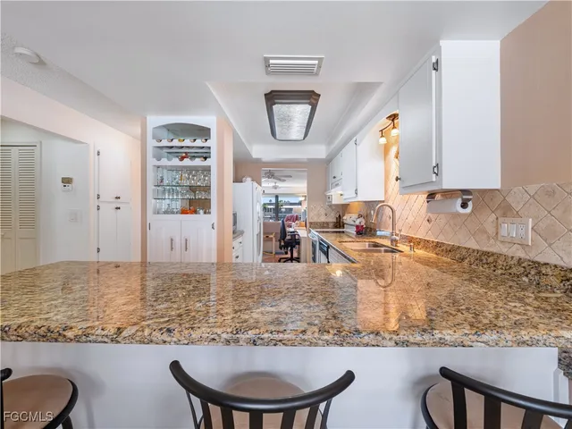 $279,000 | 4218 Southeast 20th Place, Unit D5, Cape Coral, FL 33904