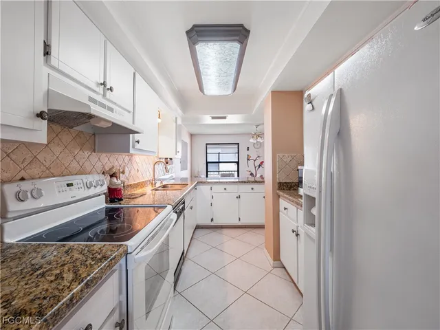 $279,000 | 4218 Southeast 20th Place, Unit D5, Cape Coral, FL 33904