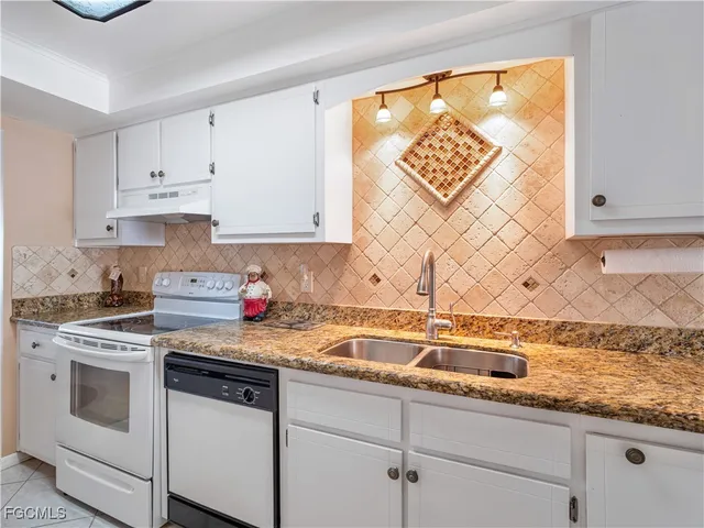 $279,000 | 4218 Southeast 20th Place, Unit D5, Cape Coral, FL 33904