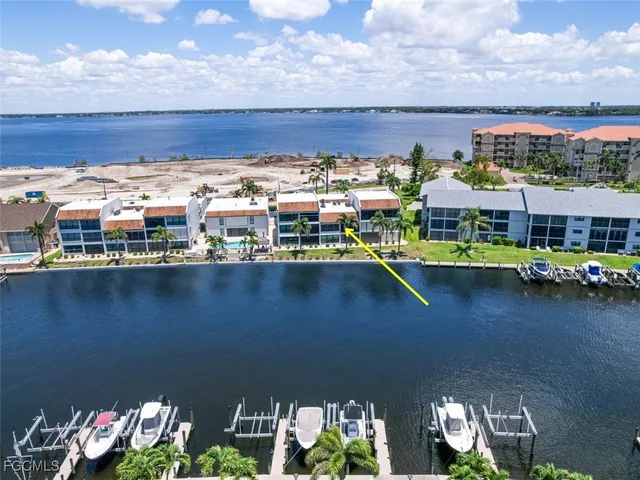 $279,000 | 4218 Southeast 20th Place, Unit D5, Cape Coral, FL 33904