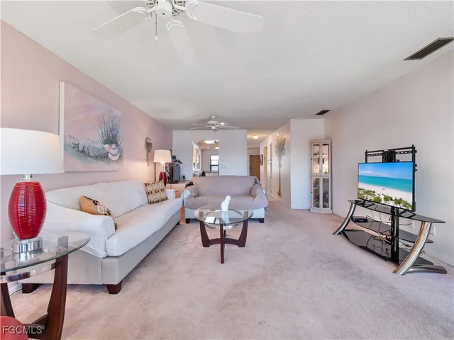 $279,000 | 4218 Southeast 20th Place, Unit D5, Cape Coral, FL 33904