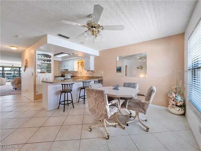 $279,000 | 4218 Southeast 20th Place, Unit D5, Cape Coral, FL 33904
