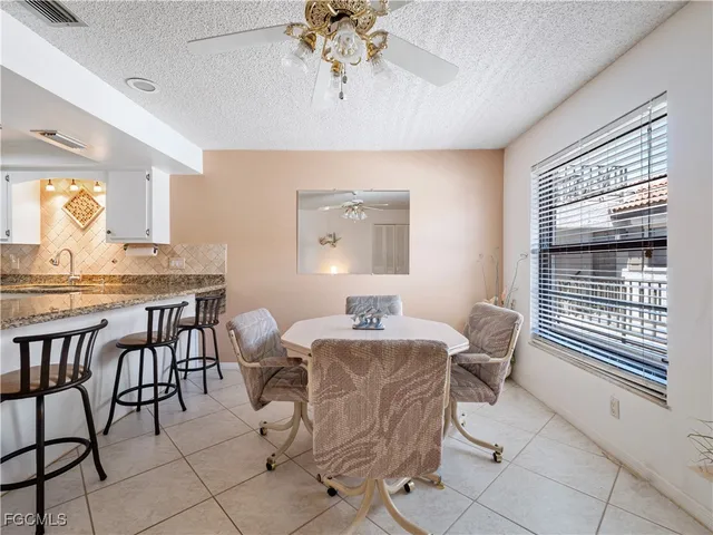 $279,000 | 4218 Southeast 20th Place, Unit D5, Cape Coral, FL 33904