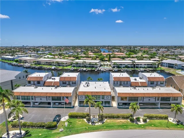 $279,000 | 4218 Southeast 20th Place, Unit D5, Cape Coral, FL 33904