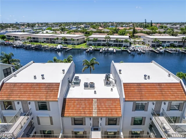 $279,000 | 4218 Southeast 20th Place, Unit D5, Cape Coral, FL 33904