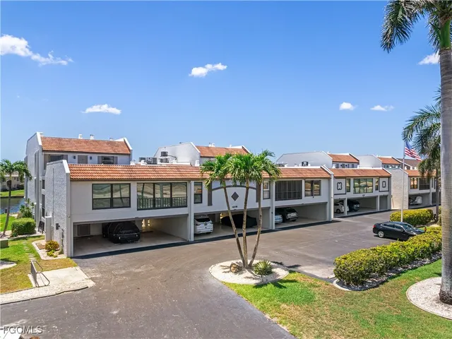 $279,000 | 4218 Southeast 20th Place, Unit D5, Cape Coral, FL 33904