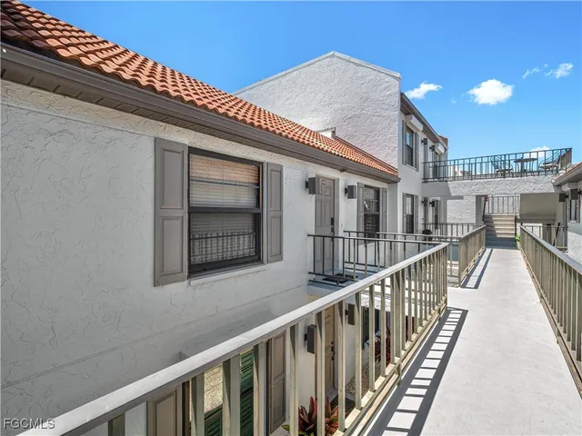 $279,000 | 4218 Southeast 20th Place, Unit D5, Cape Coral, FL 33904