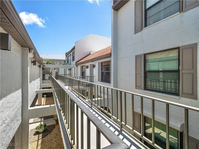 $279,000 | 4218 Southeast 20th Place, Unit D5, Cape Coral, FL 33904