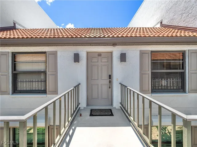 $279,000 | 4218 Southeast 20th Place, Unit D5, Cape Coral, FL 33904