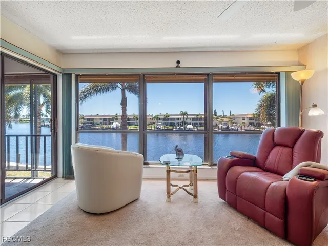 $279,000 | 4218 Southeast 20th Place, Unit D5, Cape Coral, FL 33904