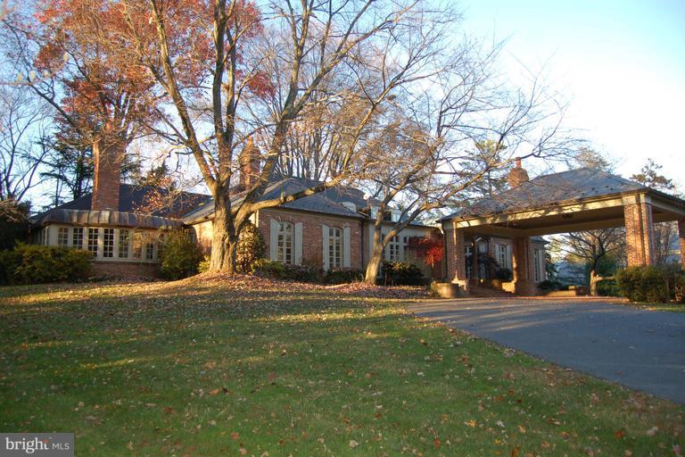 1132 Chain Bridge Road McLean, VA 22101 - Photo 1 of 30 Exterior (Front)