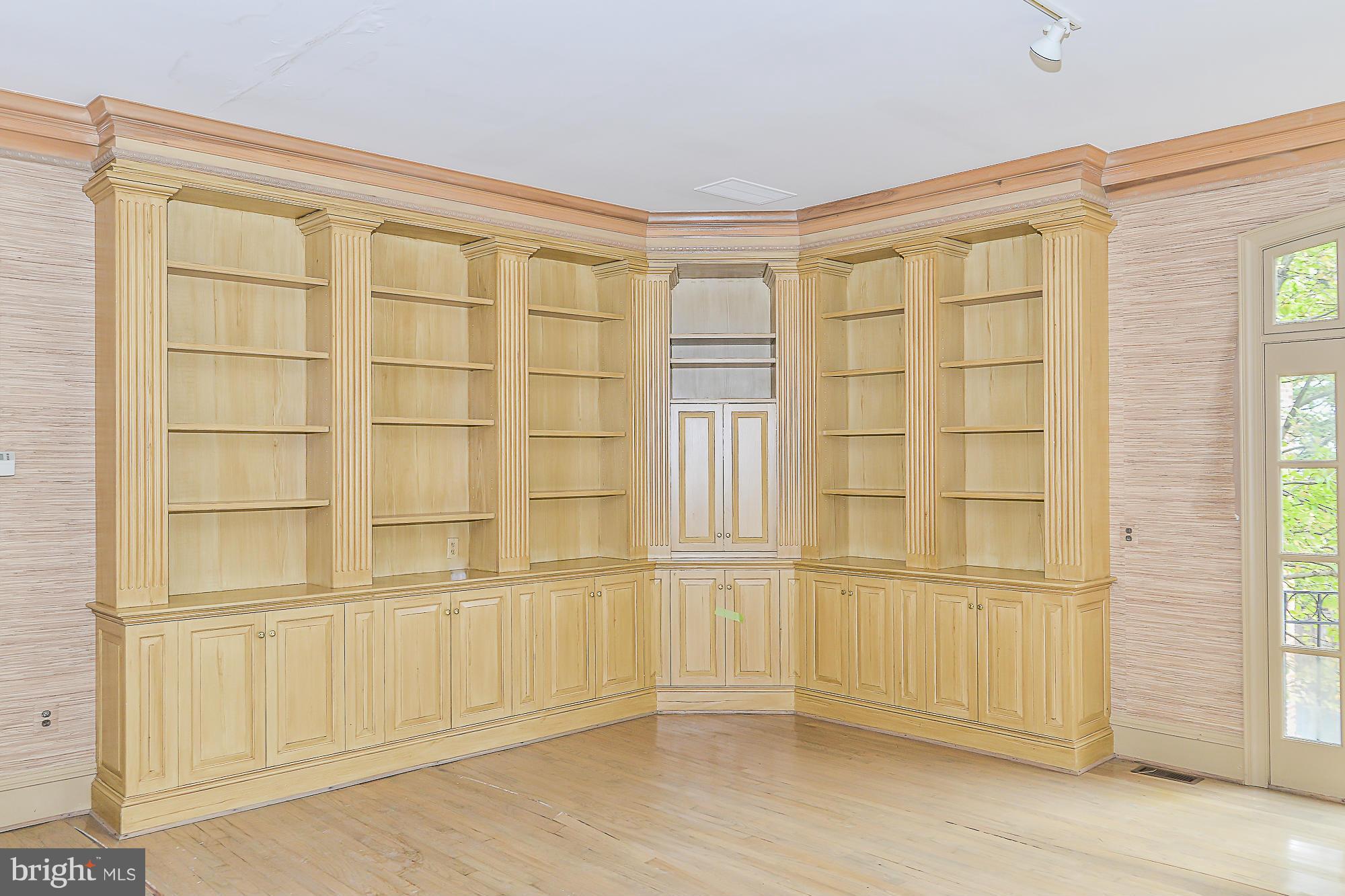 1132 Chain Bridge Road McLean, VA 22101 - Photo 22 of 30 Family Room